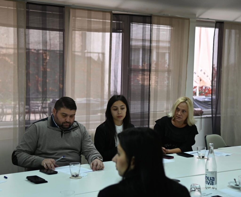 Medijska slika Roma: Od Slovenije do Srbije